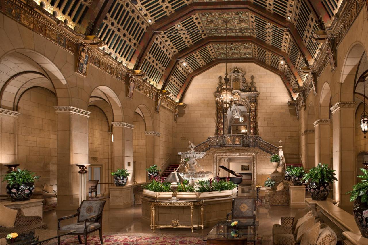 Grand hotel dining hall