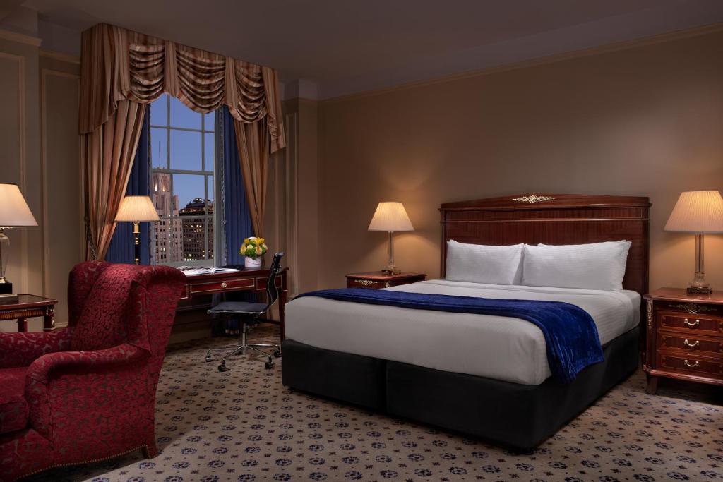 The Biltmore Club King with Lounge Access Room Image