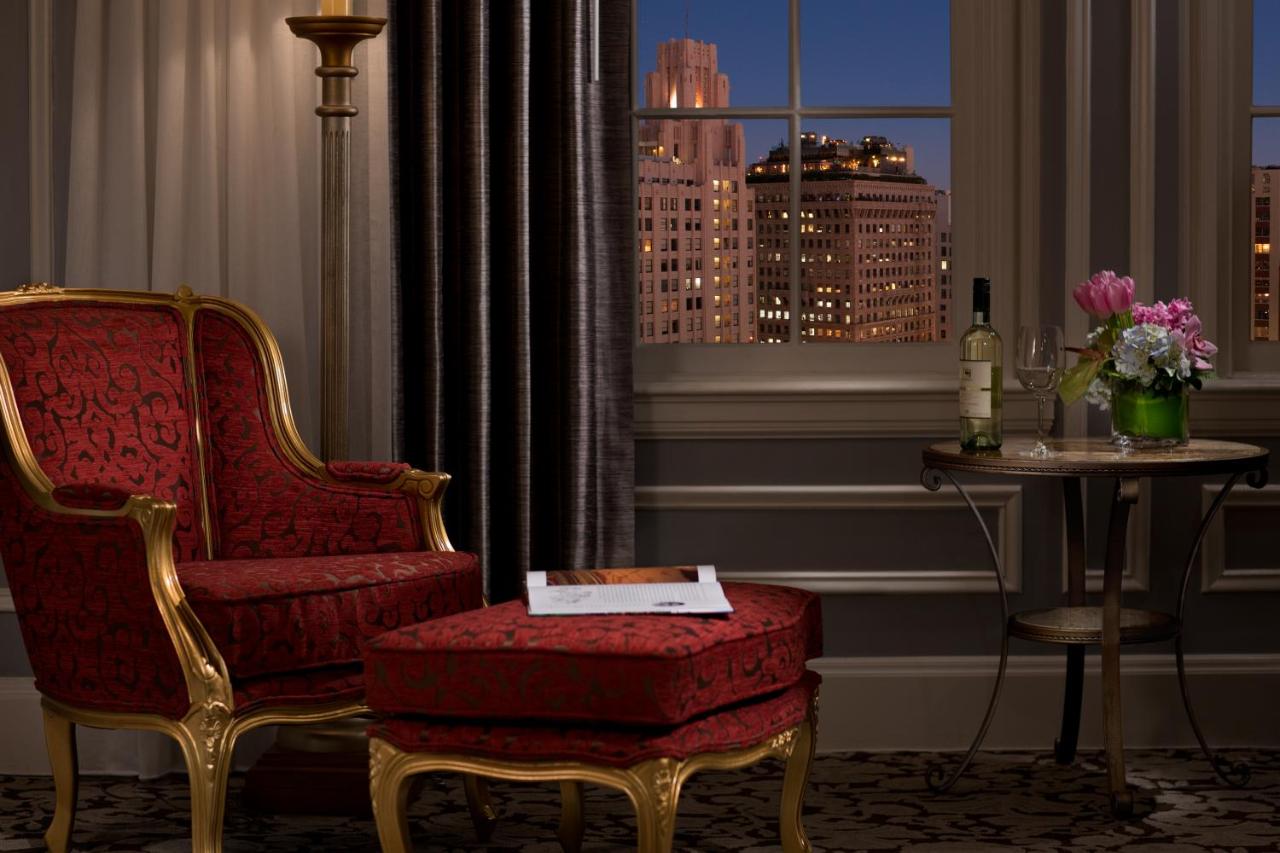 Elegant lounge with city view